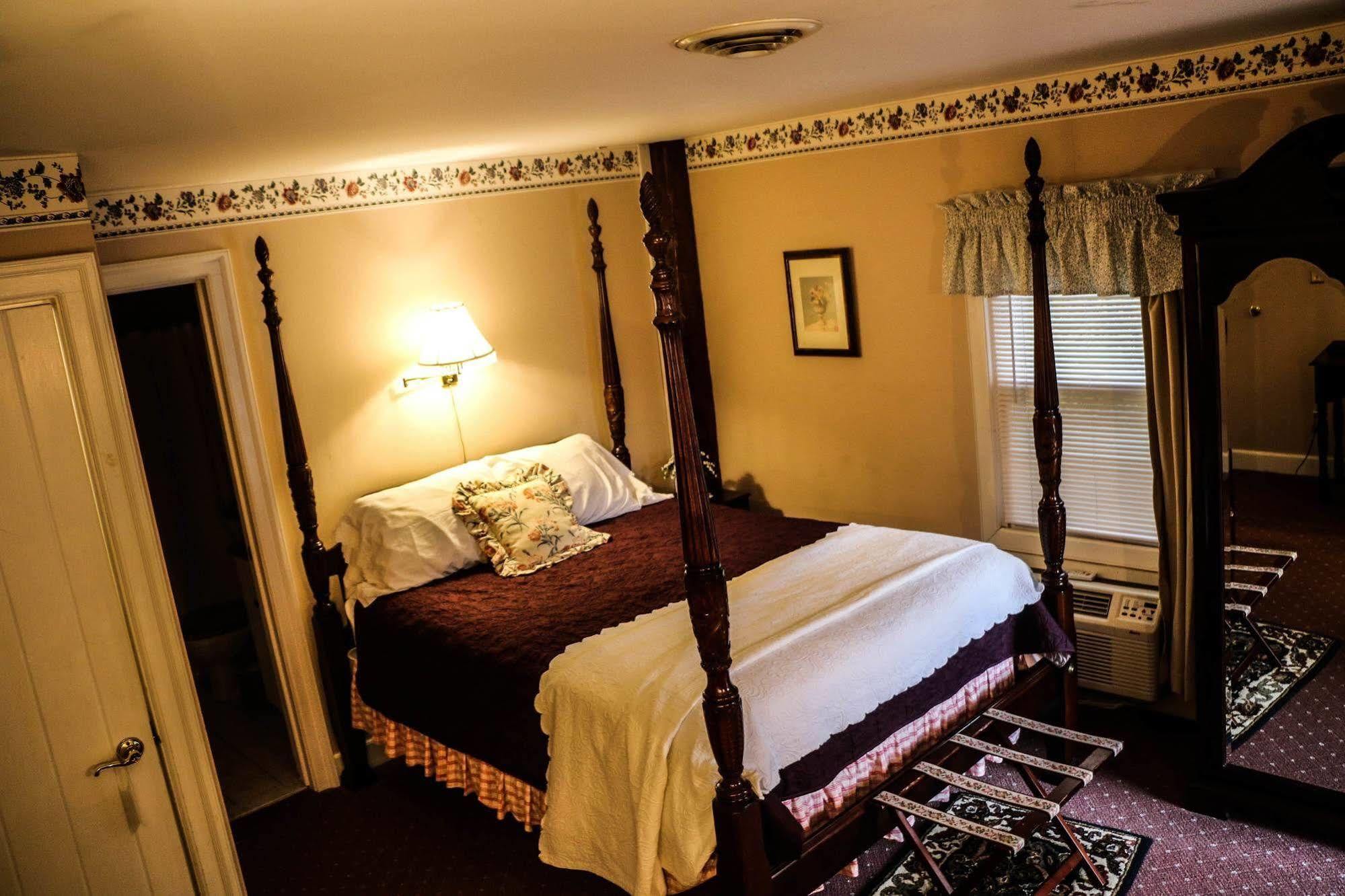 The Cornell Inn, Lenox & The Berkshires Exterior photo